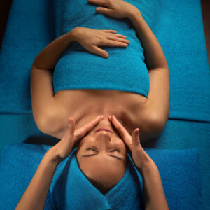 Revitalising facial massage ritual 30 min